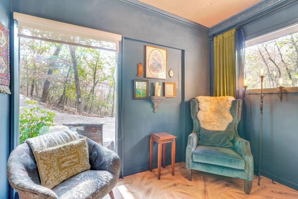 Grill & Rooftop Deck: Cozy Hideaway in Garfield