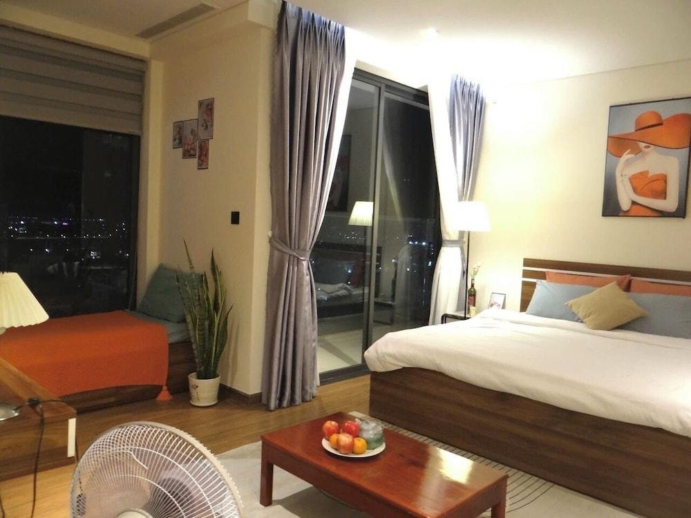 Kira Kira 's Apartment