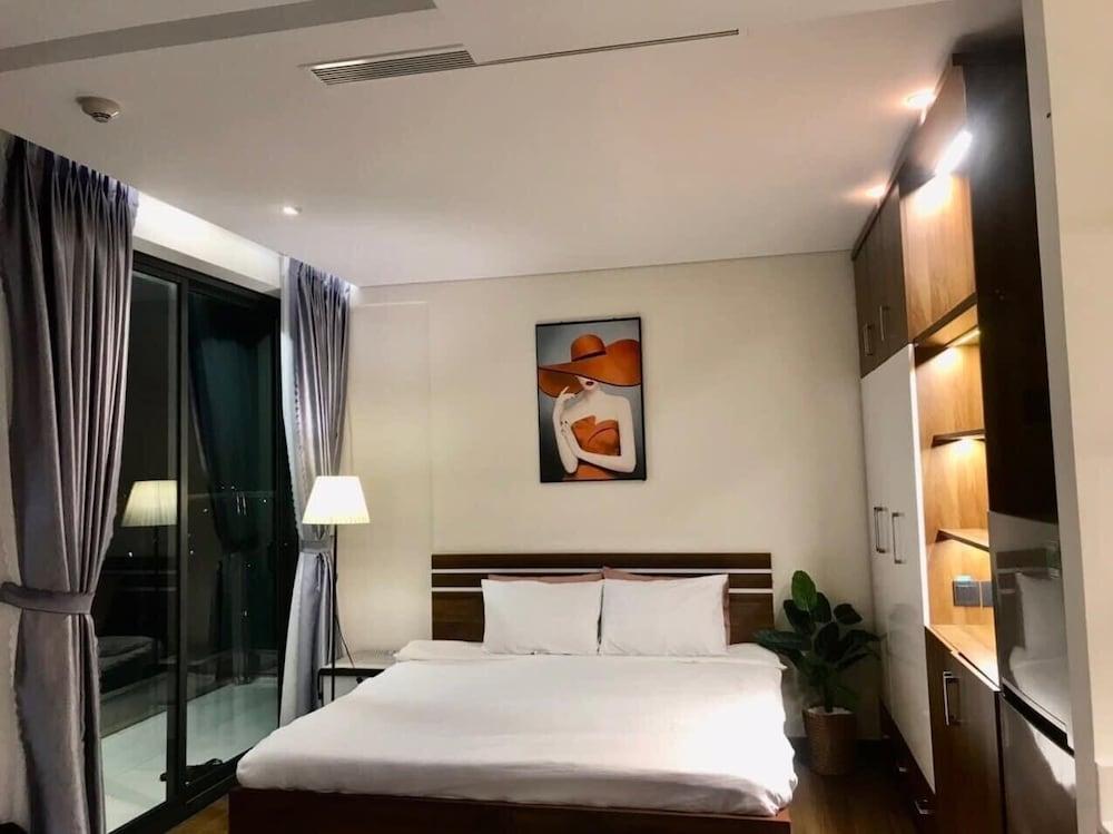 Kira Kira 's Apartment