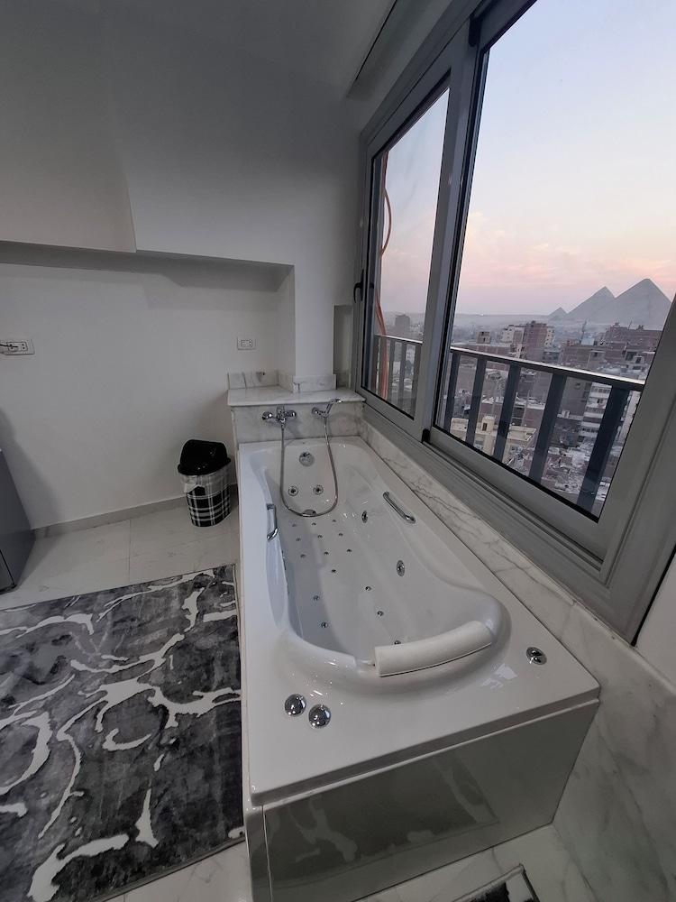 asser hotel pyramids