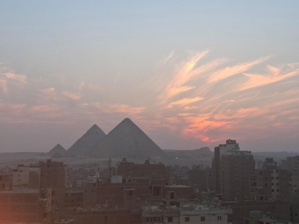 asser hotel pyramids