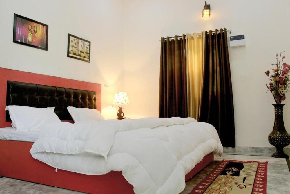 Taj Castle Homestay
