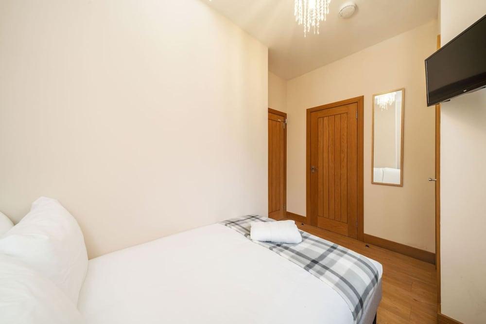 Church House - Montrose Getaway