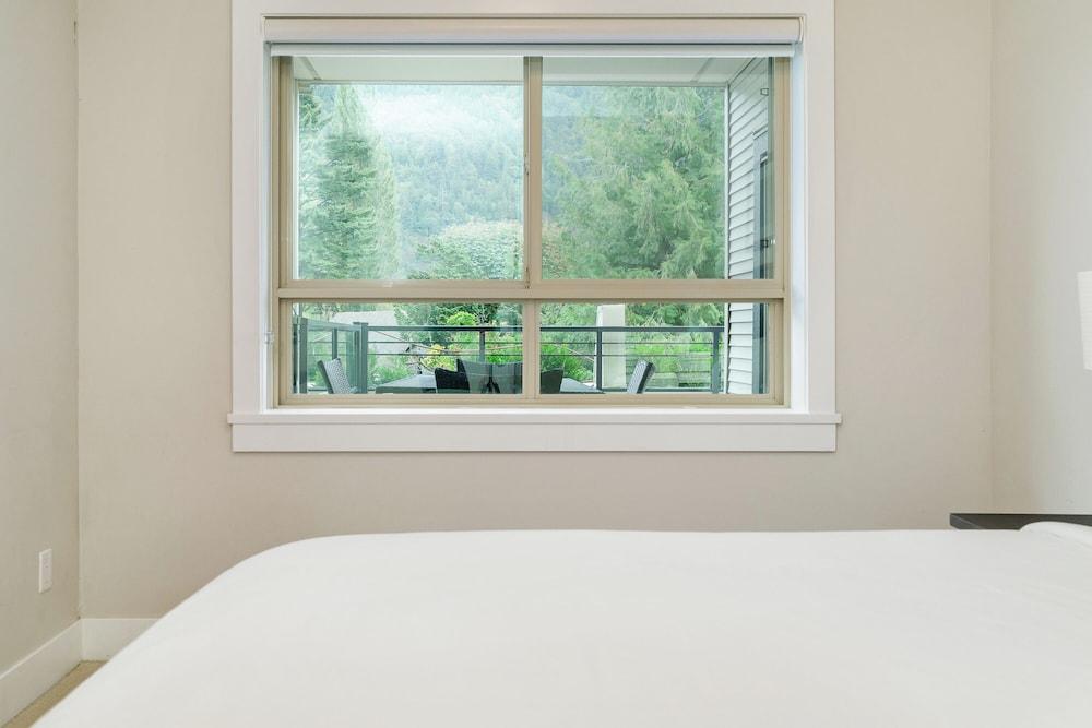 Opulent Oasis Exquisite 2Bedroom Retreat