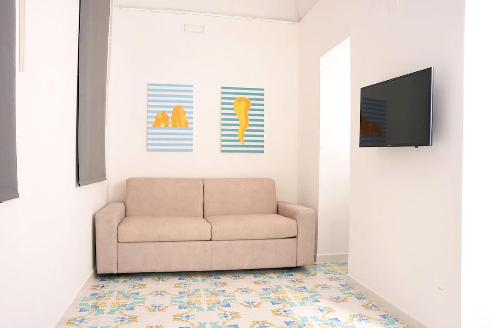 B&B Vesuvius Central