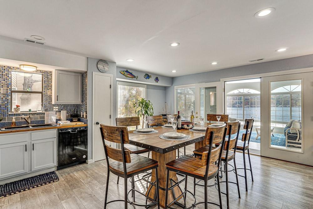 Dock & Kayaks: Lake Ozark Family Retreat