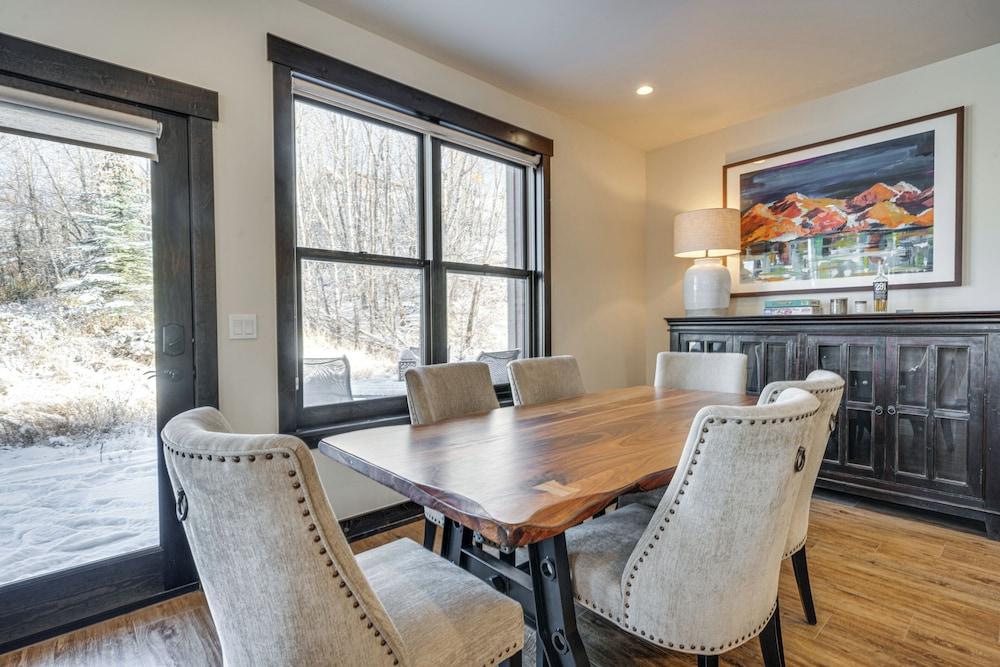 8 Mi to Keystone Resort: Mtn-view Townhome