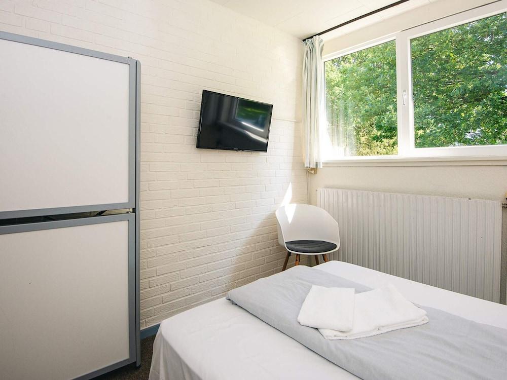 Pretty Cabin in Camping Resort