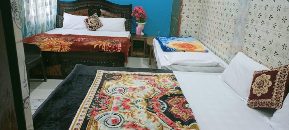 Goroomgo Royal Sainik mando