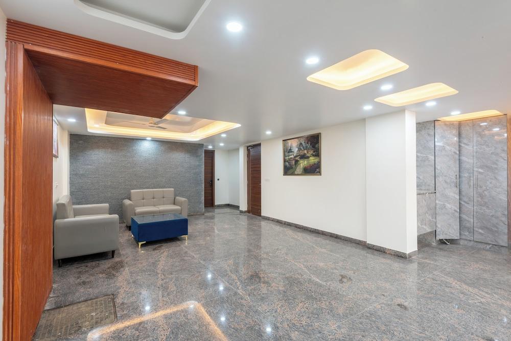 Saavi Hotel Sector- 45