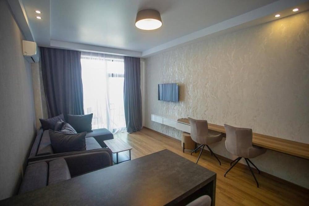 Dreamside Apartments