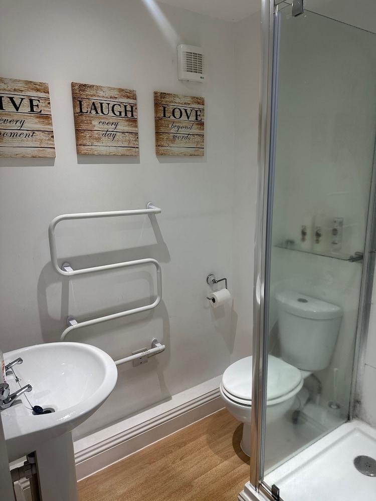 Courtyard Rooms - Studio - Double Bed - Wifi