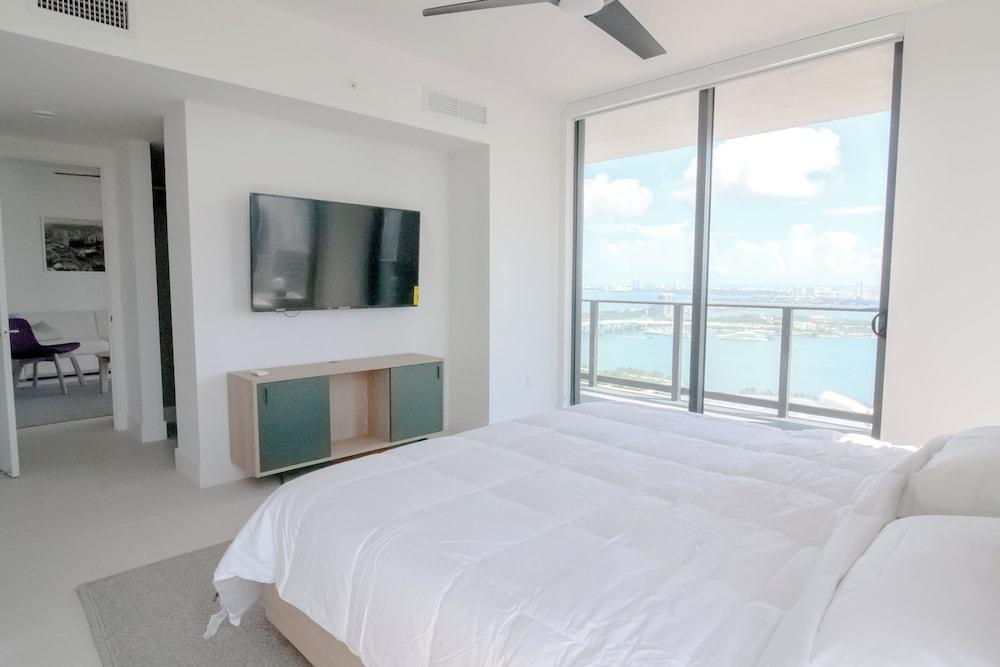 Luxurious Downtown Escape