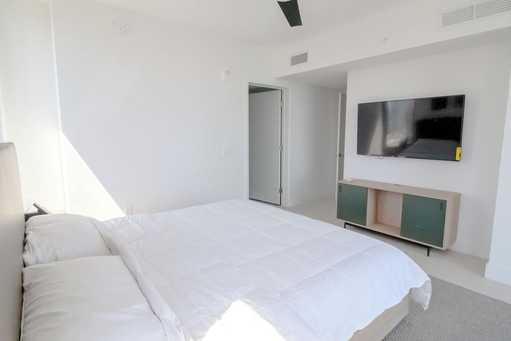 Luxurious Downtown Escape