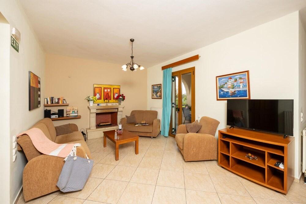 Villa Vaso in Roussospiti