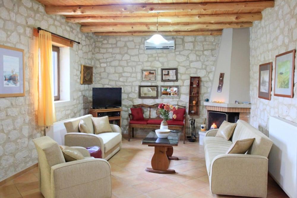 Villa Hara Faragi in Crete