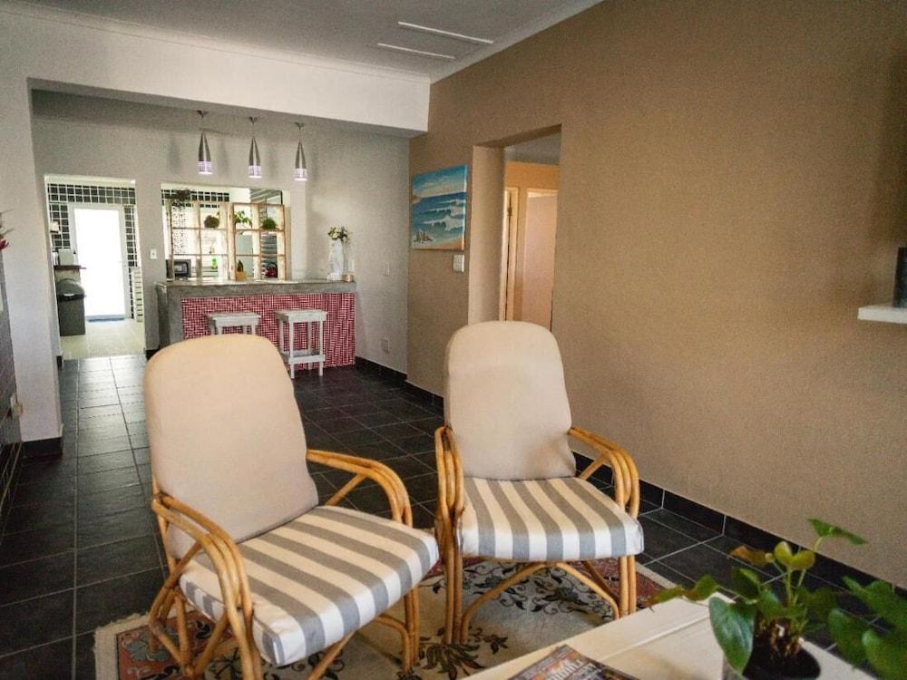 Four Seasons Struisbaai