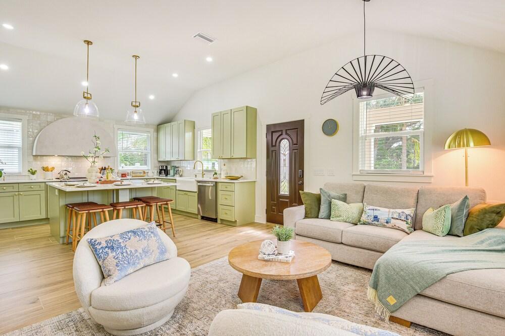 Heated Pool, Mini Golf & Cabana: Bradenton Retreat