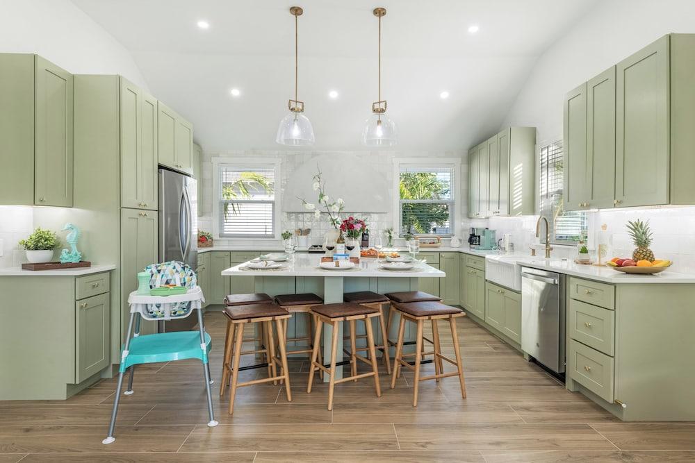 Heated Pool, Mini Golf & Cabana: Bradenton Retreat