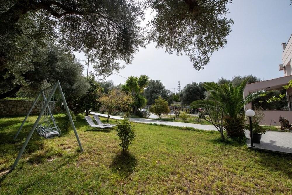 Green Hill Family Villa