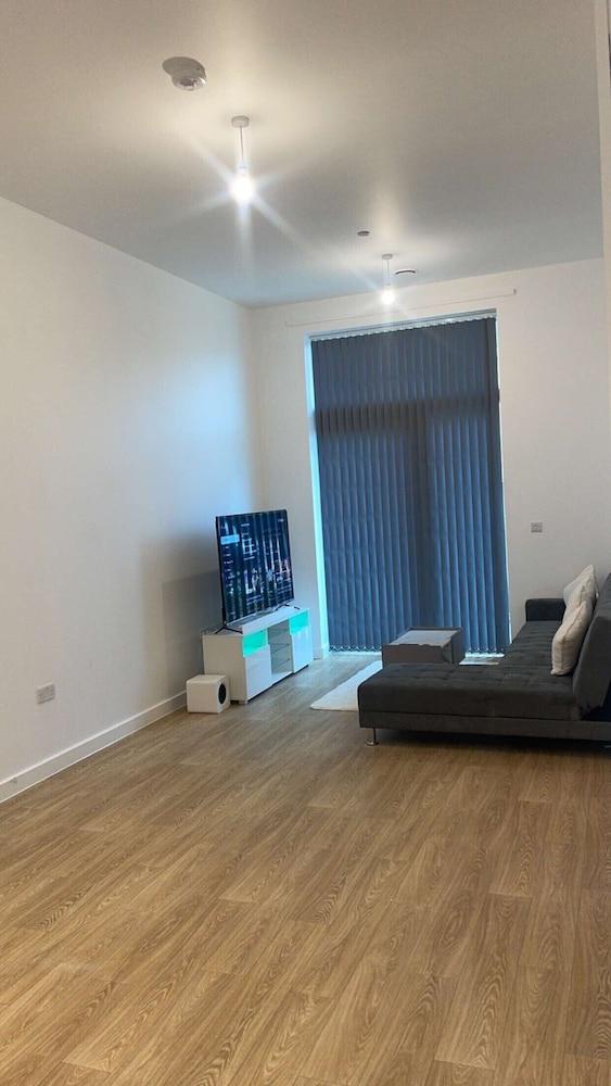 Apartment With Space in Parking