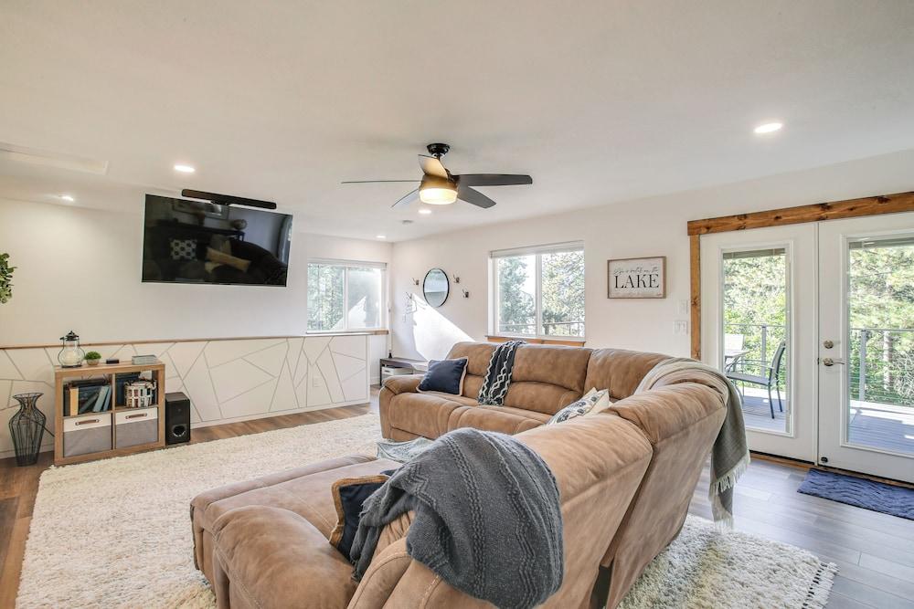 Lake-view Apt w/ Furnished Deck in Hayden!