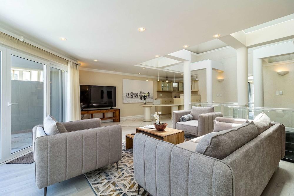 3 Bedroom Apartment - Beach Club