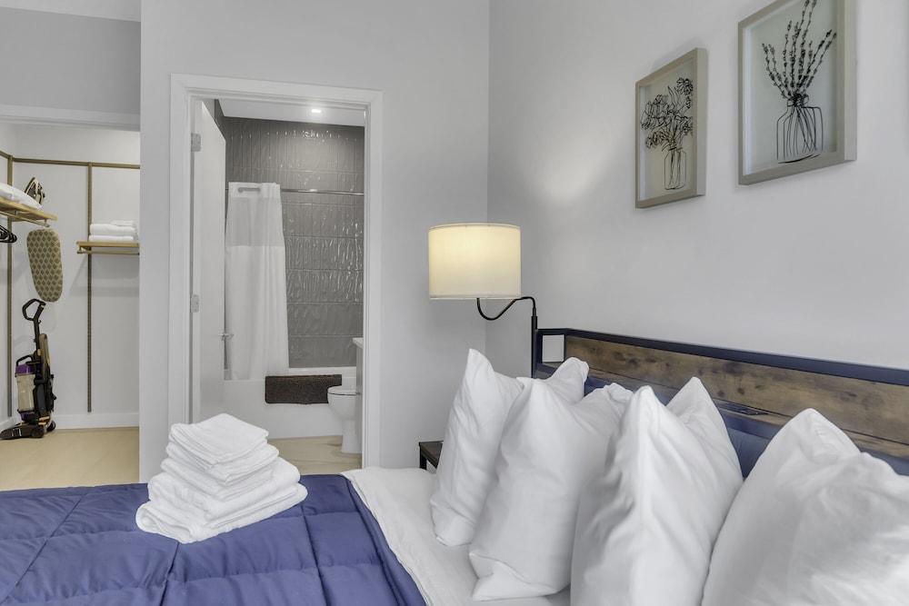 Logan Circle Furnished Apartment 2 Bedroom Apts