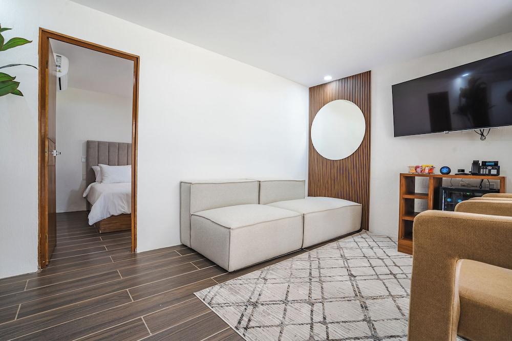 Charming Bungalow Cajititlan 2 Beds Pool