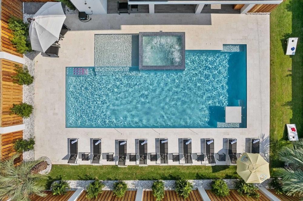30A Born 2 Beach by Avantstay Luxury Gulf Views w/ Private Pool