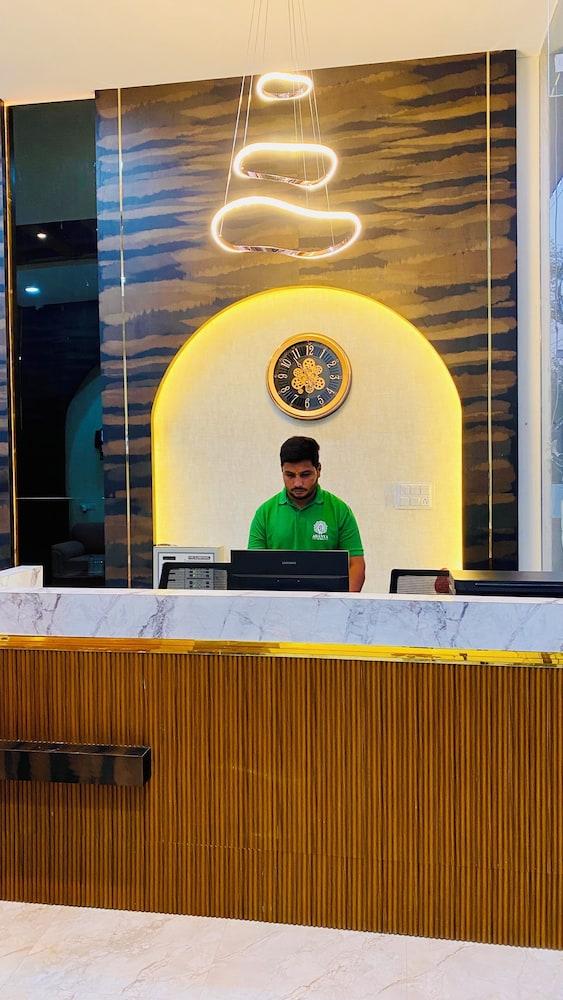 Hotel Pravasa Stay, Dewas Naka