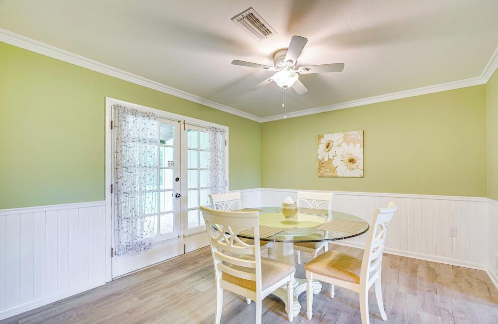 8 Mi to World Equestrian Center: Walkable Getaway