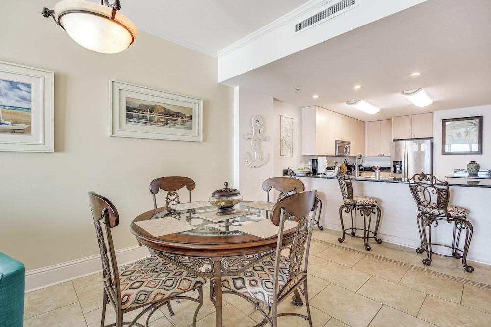 Beachfront Condo w/ Pool Access in Biloxi!