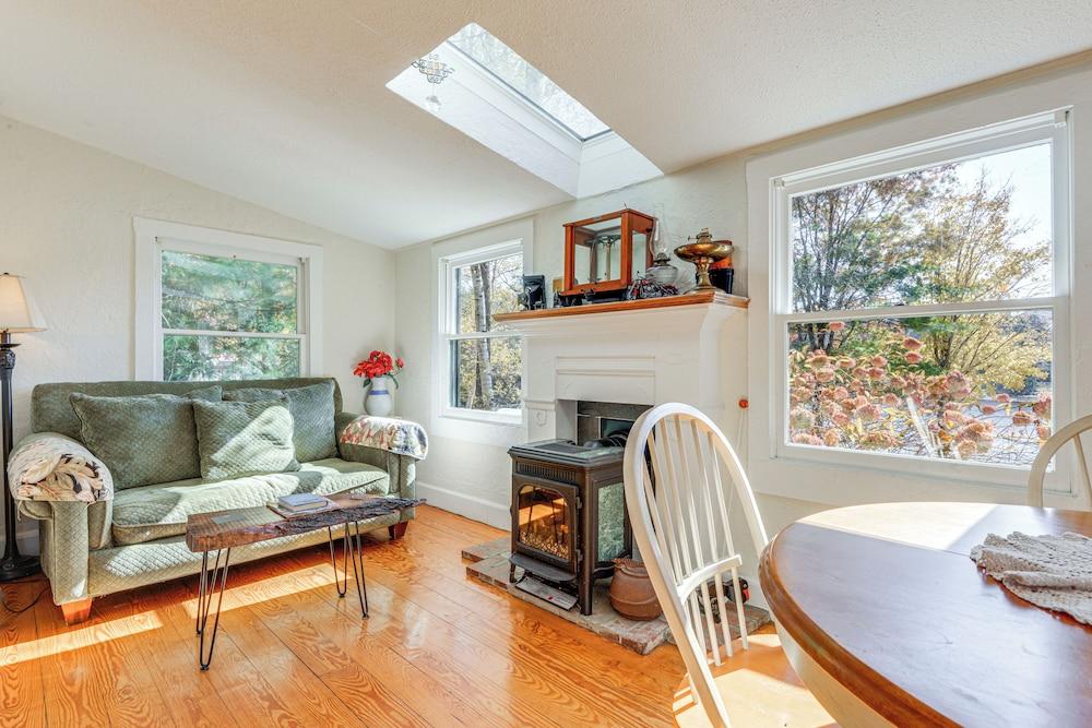 Lakefront Family Home w/ Dock in Newport!