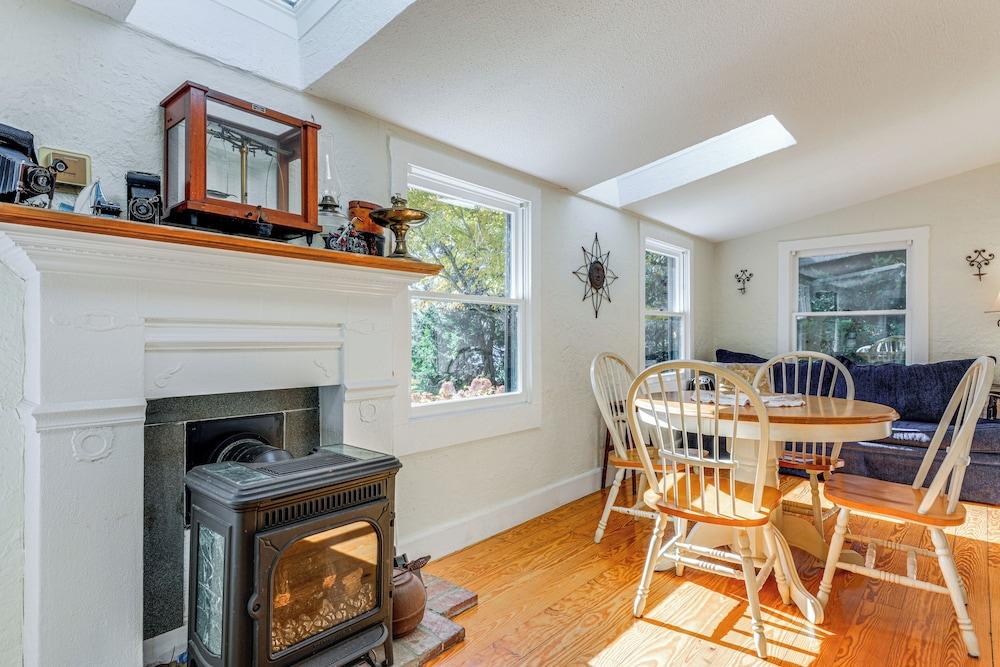 Lakefront Family Home w/ Dock in Newport!