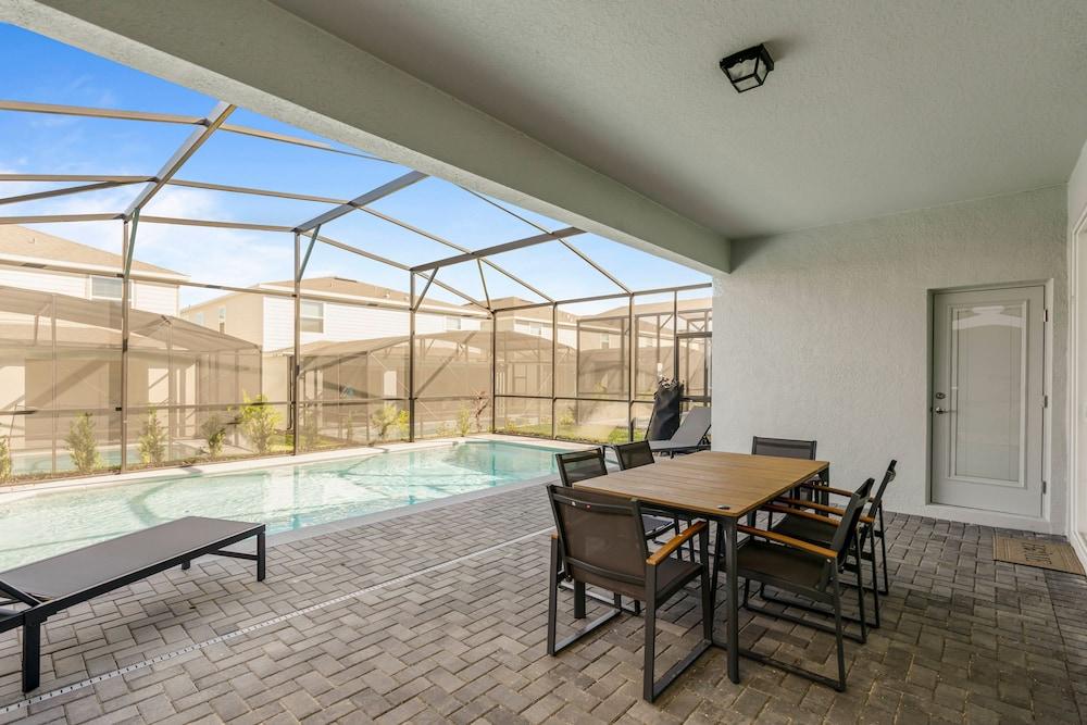 Brand New 5bedrooms At Windsor Cay