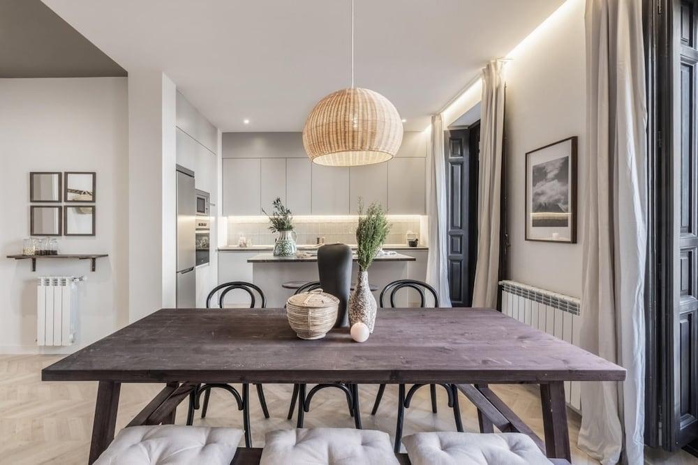 Sevilla - 4 Bedrooms in Trafalgar