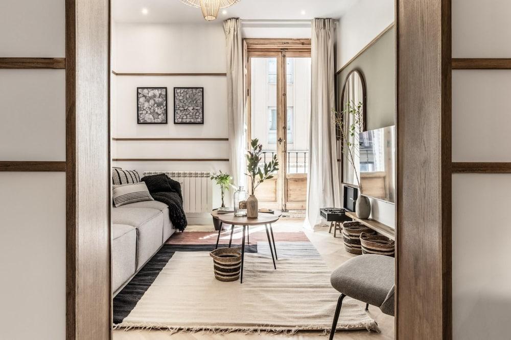 Albero - 3 Bedrooms in Malasa a