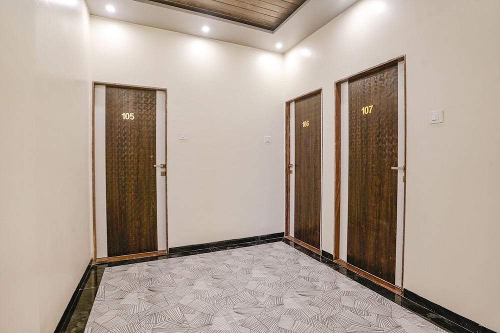 Fabhotel Golden Bird