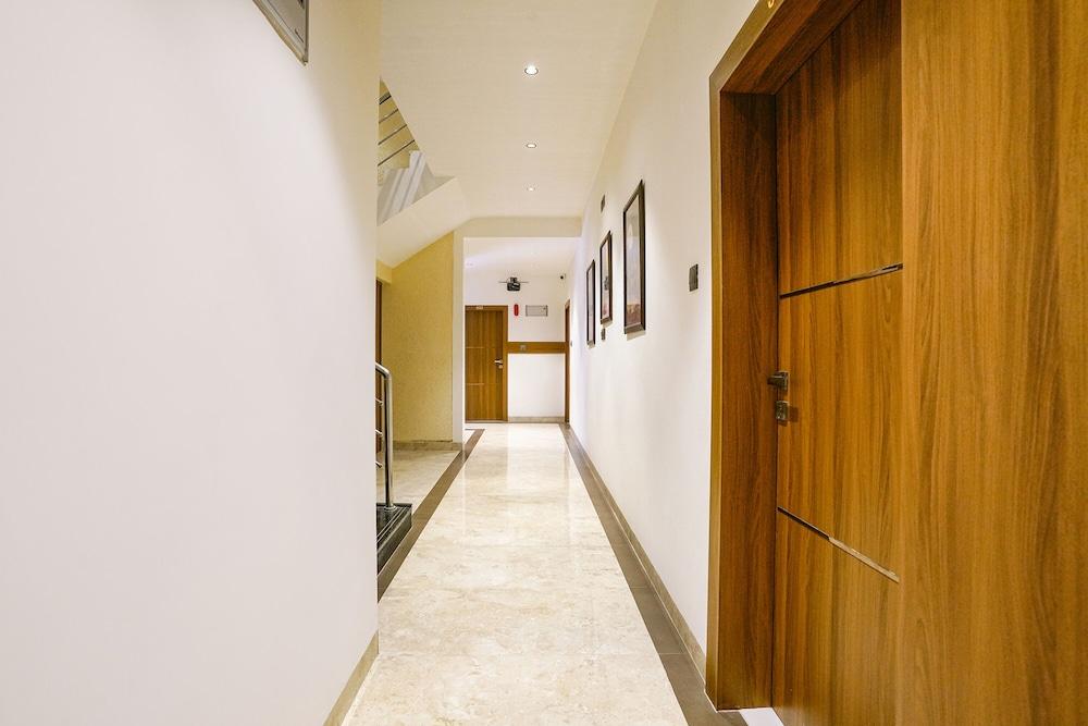 Fabhotel Status Residency