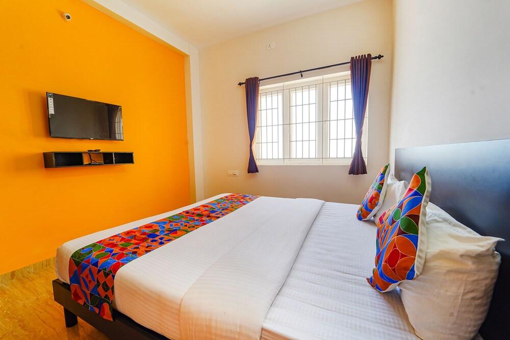 Fabhotel Saro Sri Residency