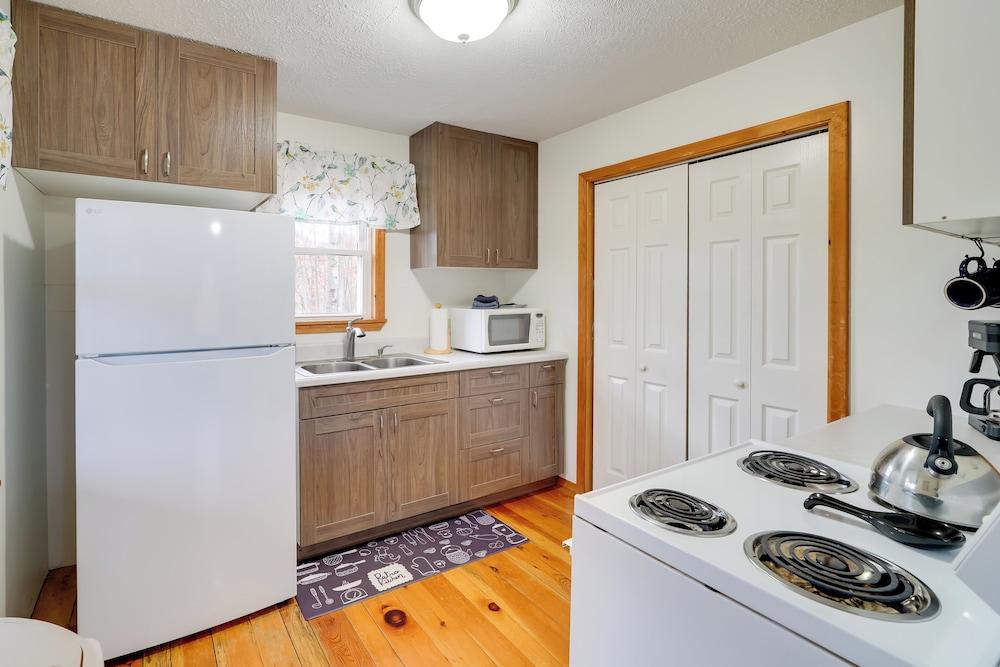 Shared Pond at Retreat in Rosedale!