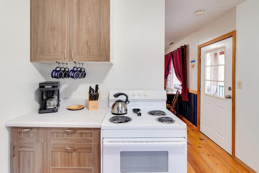 Shared Pond at Retreat in Rosedale!