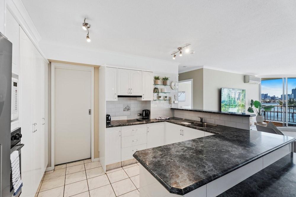 Moorings - HR Surfers Paradise