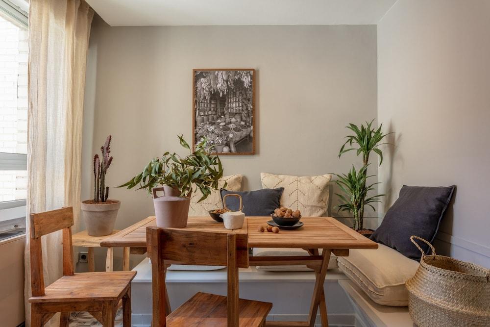 Wukro - 2 Bedrooms and Terrace in Chamber