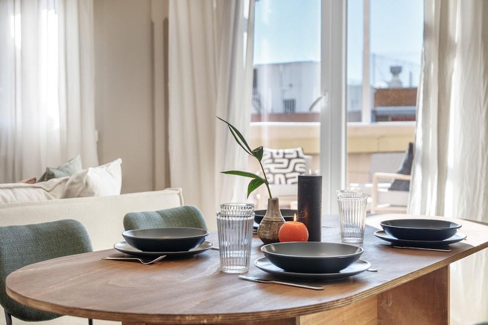 Derawan - 2 Bedrooms and Terrace in Chamber