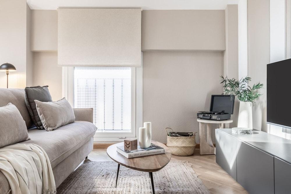 Marques - 1 Bedroom With Pool in Madrid