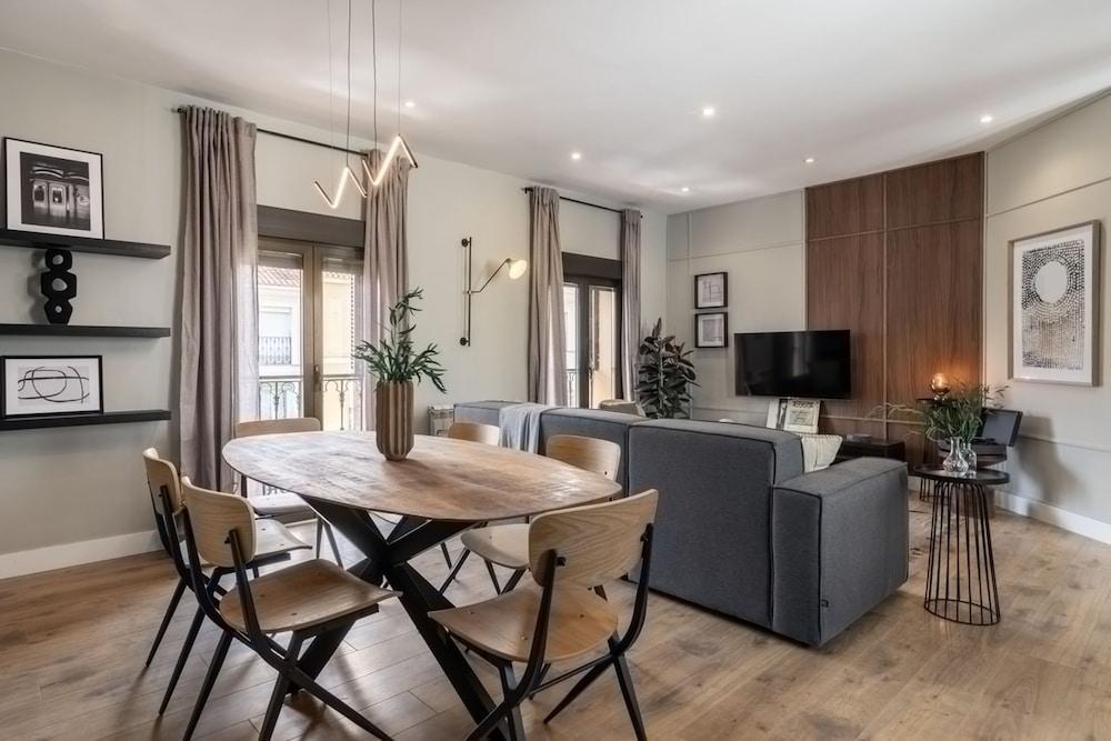 Onyx - 2 Bedrooms in Centro