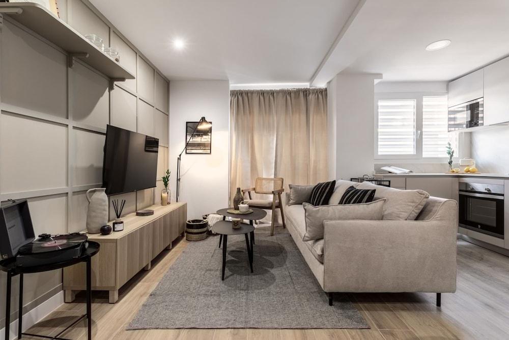 Combre - 1 Bedroom With Pool in Castilla