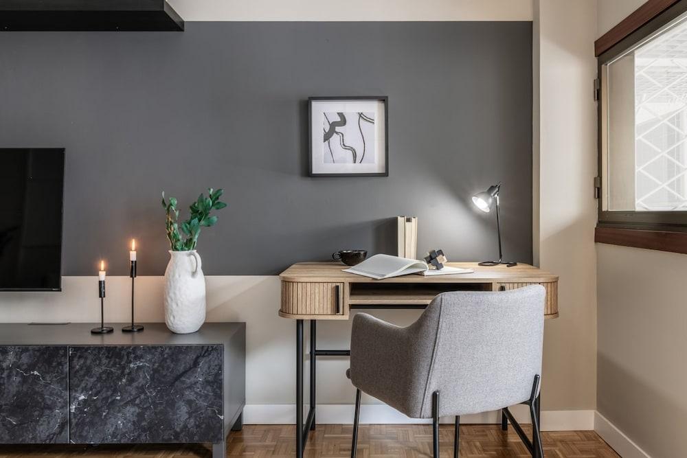 Movida - 2 Bedroom and Pool in Chamber